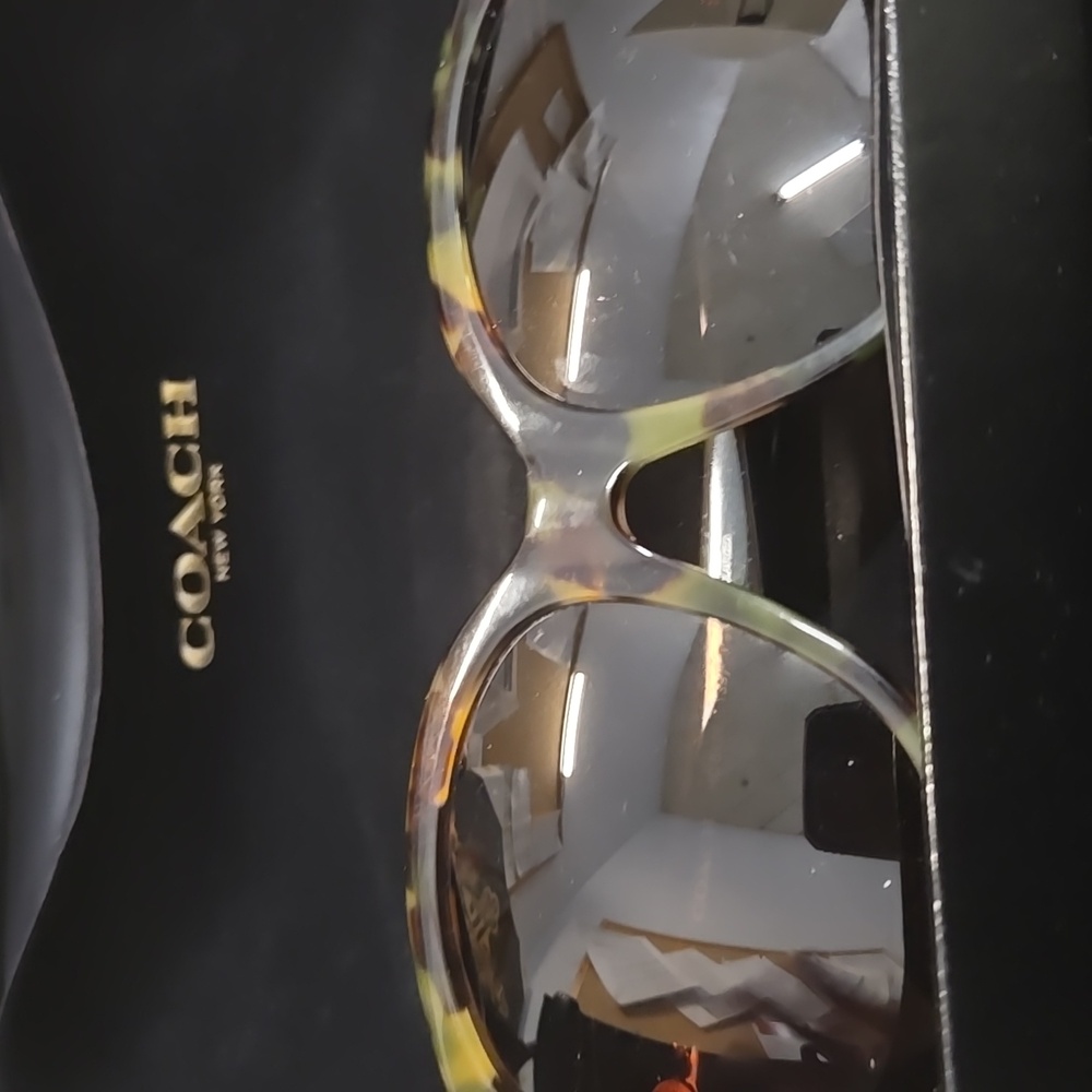 Tortoise Shell Sunglasses - Picture 4 of 4